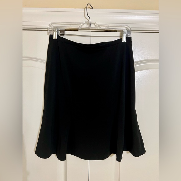 GAP Dresses & Skirts - Gap Knee Length Box Pleated "Flippy Skirt" - Black - Size MED